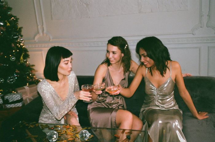 5 Considerations For Exploring Polyamory In The New Year